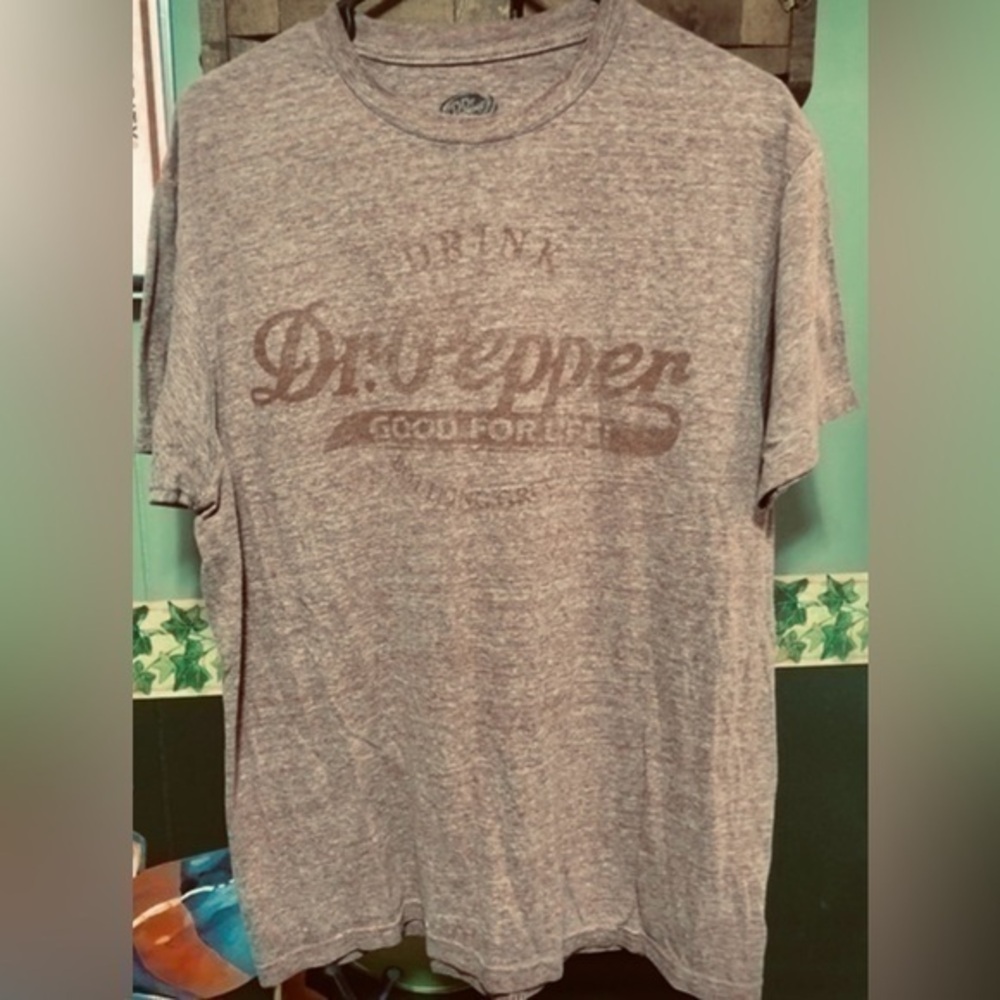 🎊 Licensed Dr. Pepper Distressed Logo T-shirt